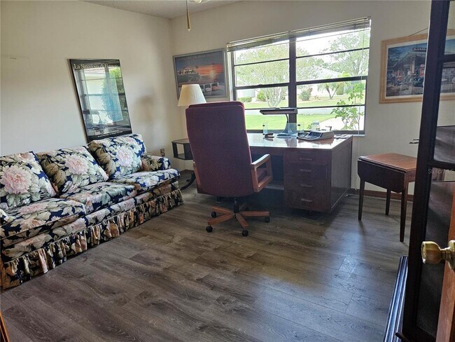 Building Photo - 2014 E View Dr