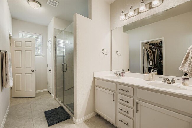 Building Photo - 9708 Dawn Pearl Dr