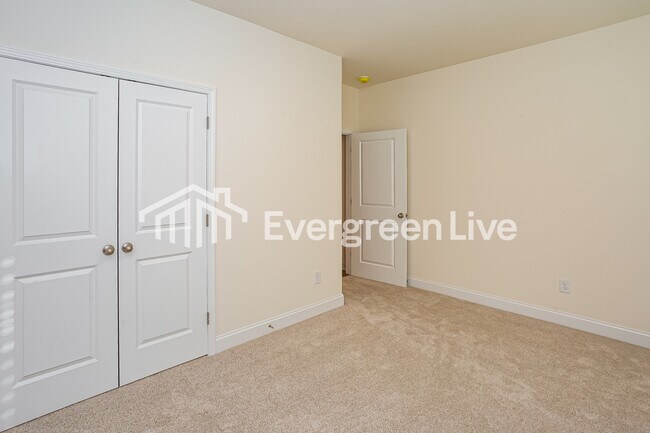 Building Photo - 1072 Mapletree Ln