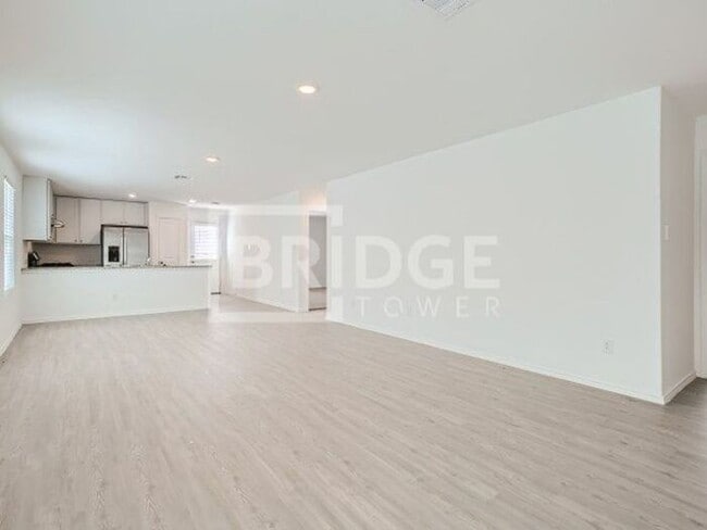 Building Photo - 2403 Lake Hls