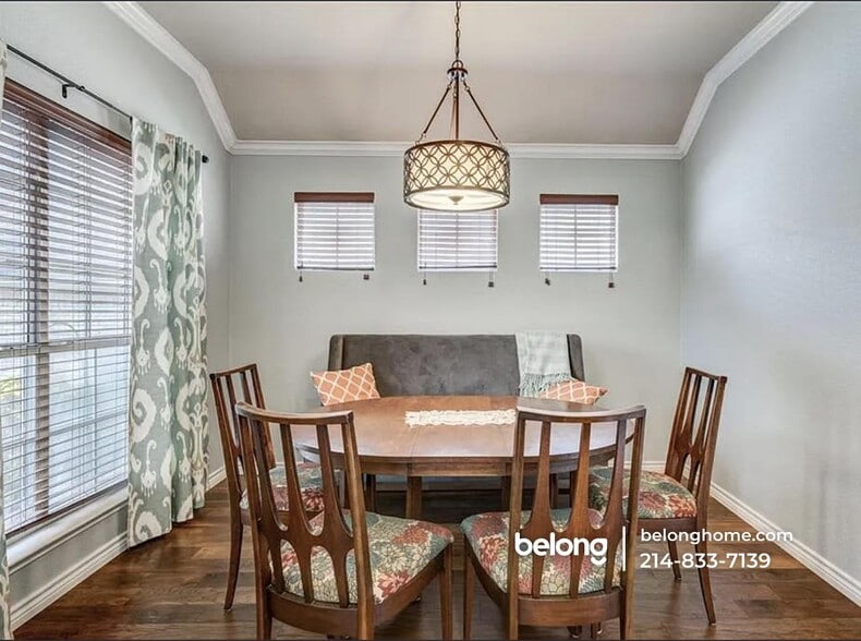 Building Photo - 2817 Hollow Ridge Dr