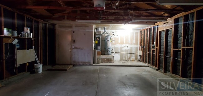 Building Photo - Gated Community 3 Bedroom 2 Bath in Preisker Gardens!