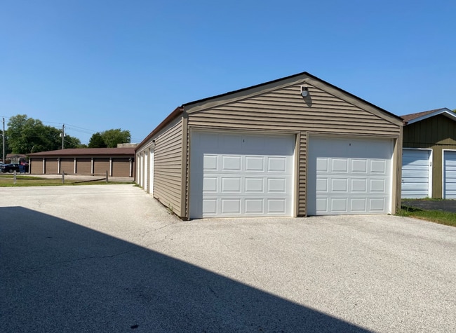 Building Photo - 1 Bedroom/1 Bathroom for Rent - Silvis, IL