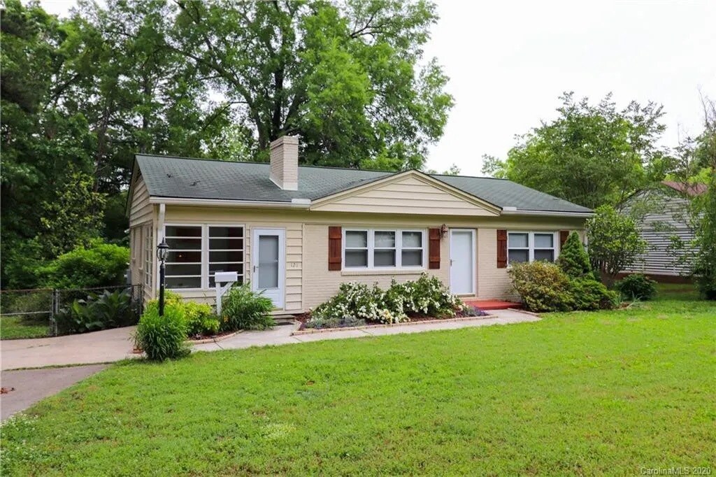 Building Photo - 121 Marshdale Ave SW