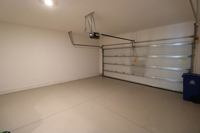 Building Photo - 311 Sandstone Dr