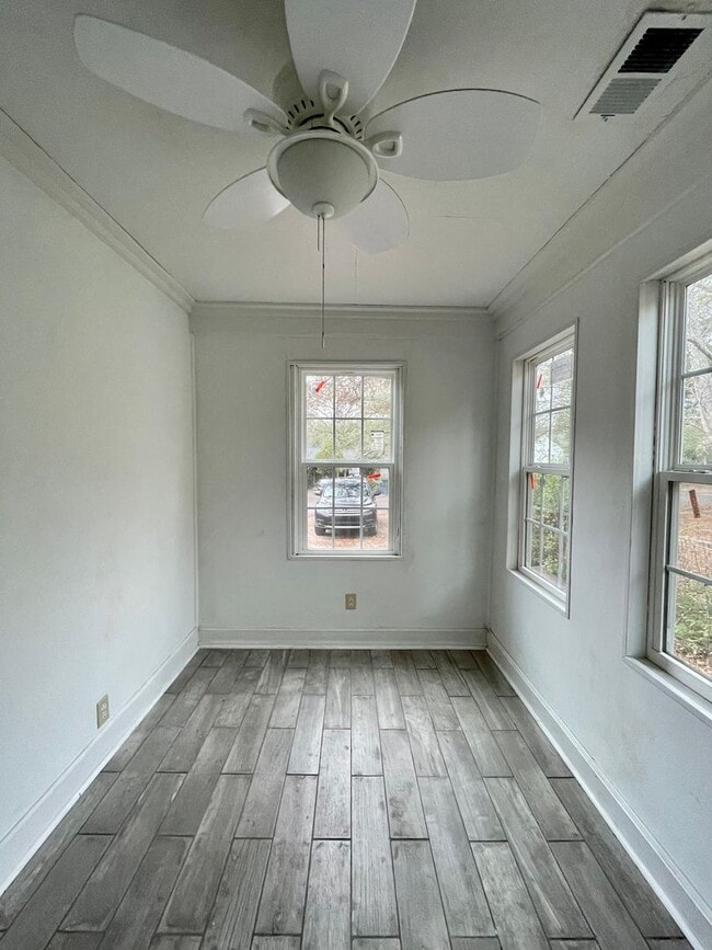 Building Photo - Rosewood