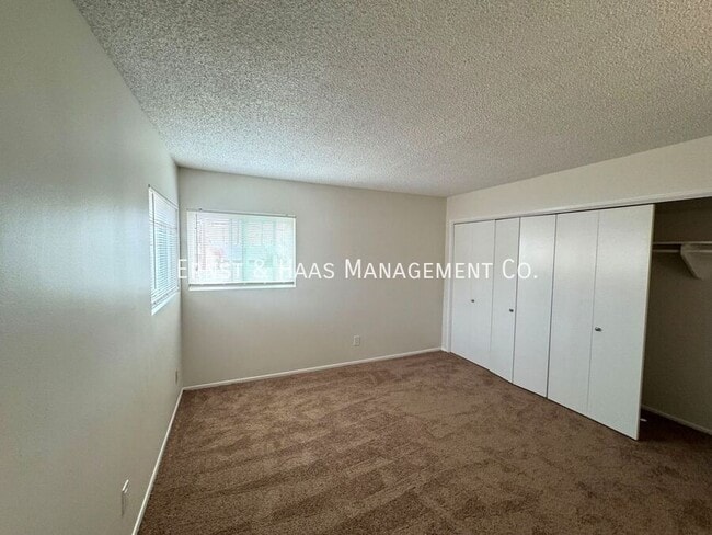 Building Photo - 242 1/2 Belmont Ave.-