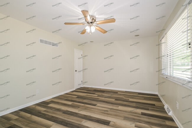 Building Photo - 2370 Mockingbird Ln