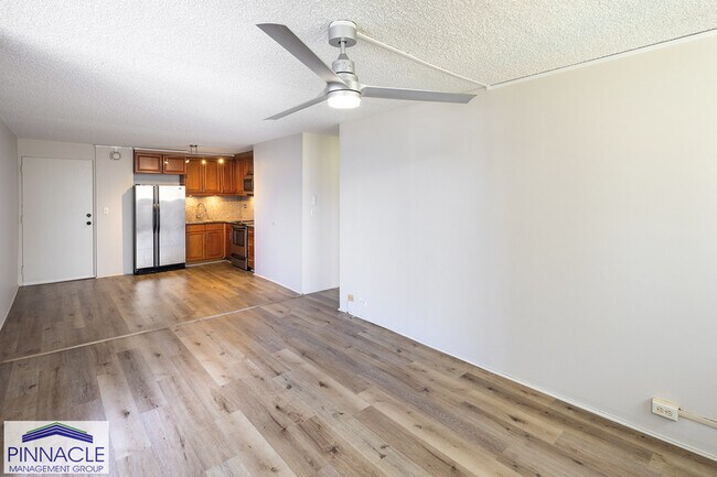 Building Photo - 2637 Kuilei St