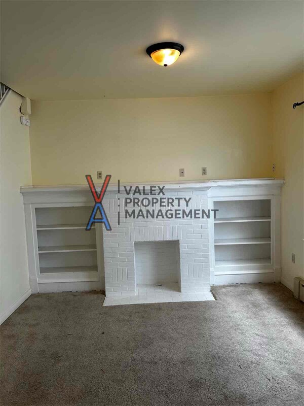 Building Photo - 361 Warren Ave