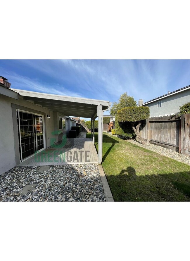 Building Photo - Beautiful 3 BEDROOM 2 BATH HOME IN MODESTO...