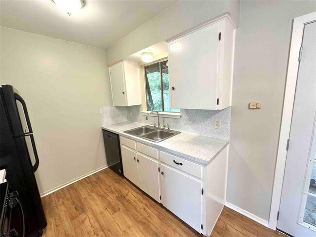 Building Photo - 8109 Georgian Dr