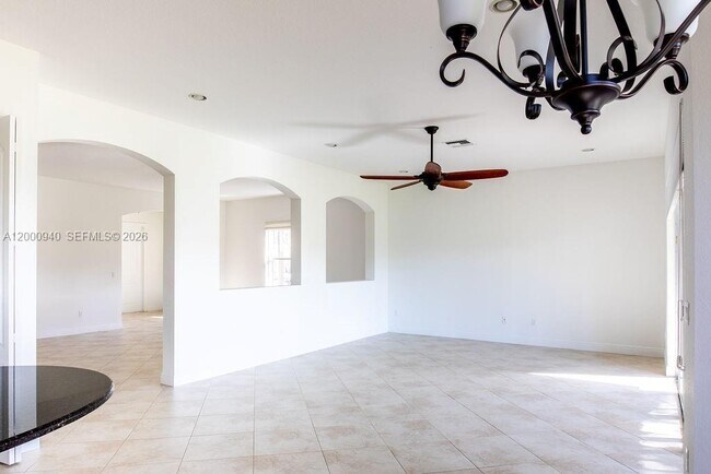 Building Photo - 8630 Lakeside Bnd