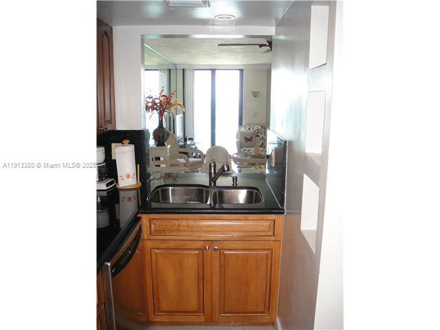 Building Photo - 4301 Collins Ave