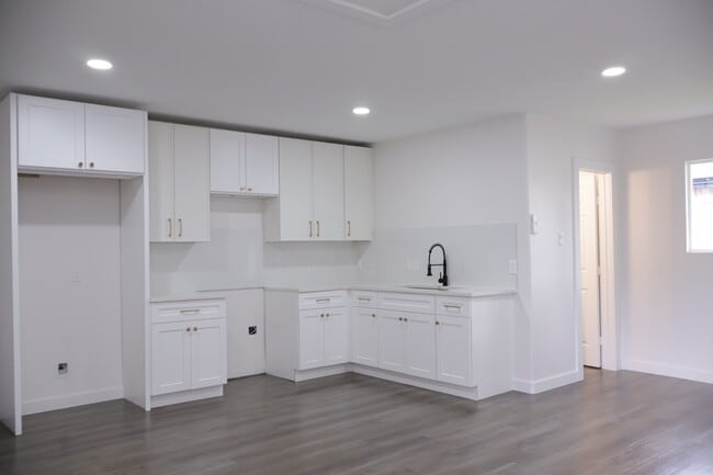 Building Photo - 5502 Ashgate Dr
