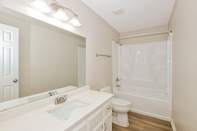 Building Photo - 2827 Fletcher View Dr