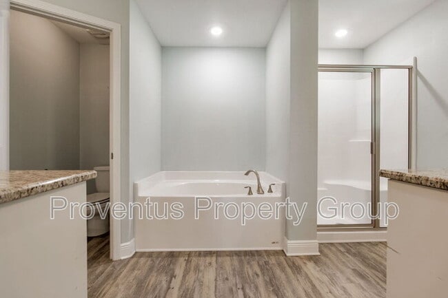 Building Photo - 3111 Hickory St