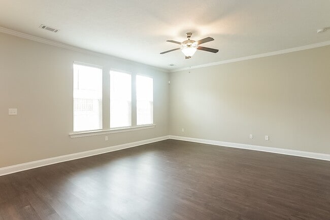 Building Photo - 911 Chesford Dr