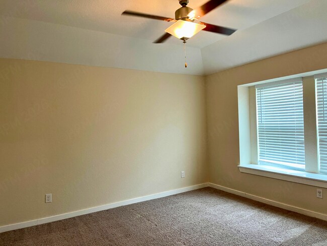 Building Photo - Modern 3 Bedroom Home with Office and Covered Patio in Marion