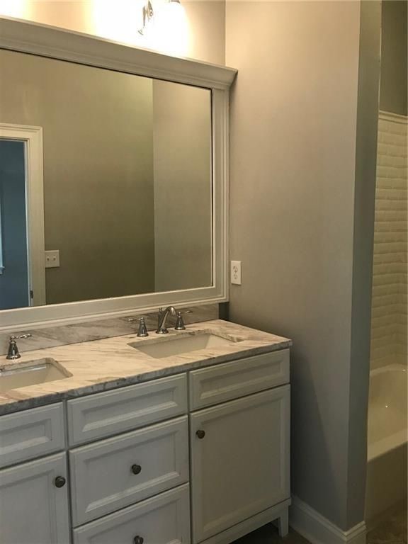 Building Photo - 1280 Arkwright Pl SE