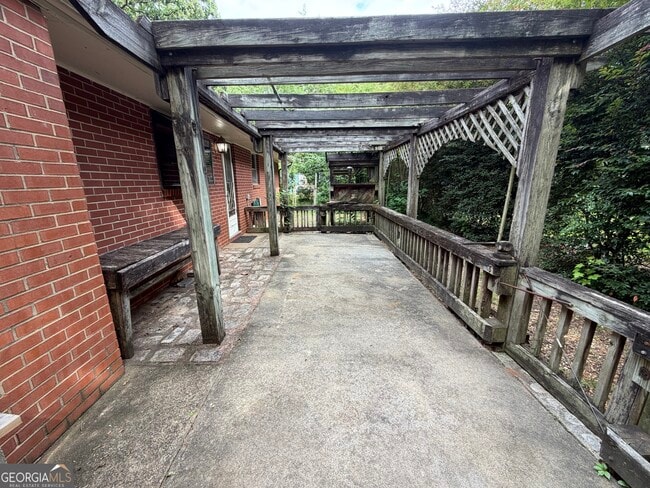 Building Photo - 1054 College Station Rd