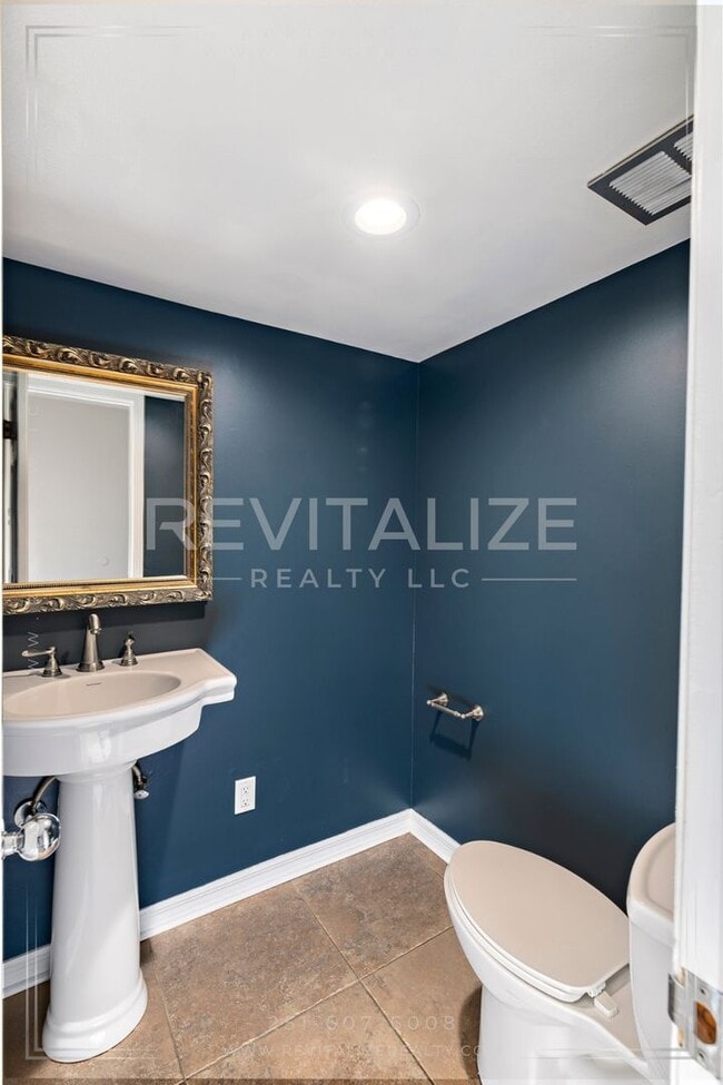 Building Photo - **COMING SOON** Stunning 2 Bedroom/2.5 Bat...