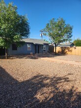 Building Photo - 731 W Pepper Pl
