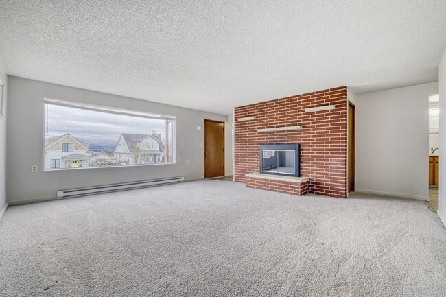 Building Photo - 3610 Oakes Ave