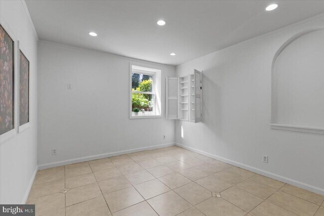 Building Photo - 202 Buckingham Ln