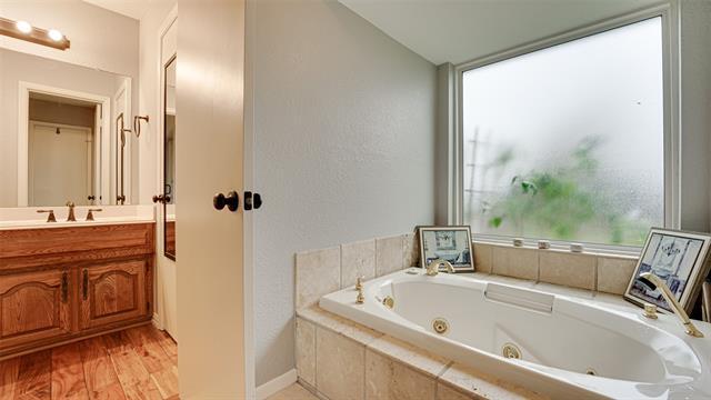 Building Photo - 2417 Northridge Dr