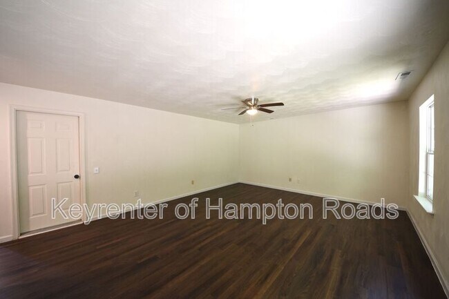Building Photo - 1109 Lady Ashley Dr