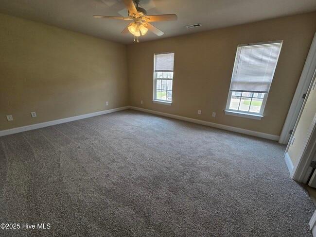 Building Photo - 4009 Lucerne Ct
