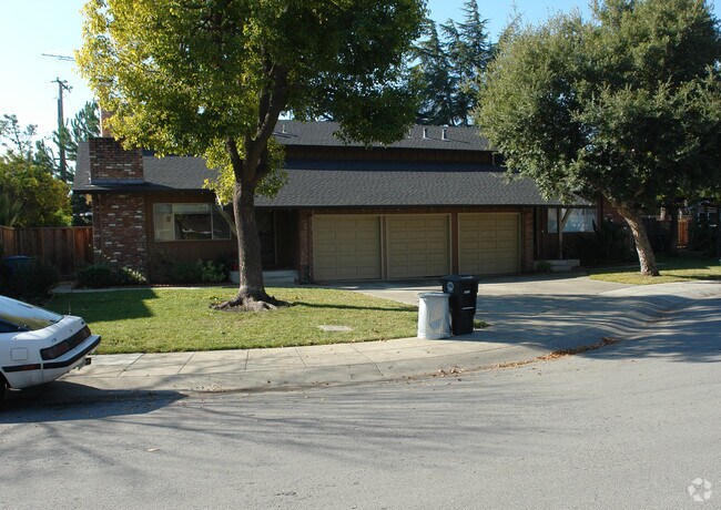 Primary Photo - 4152-4154 Byron St