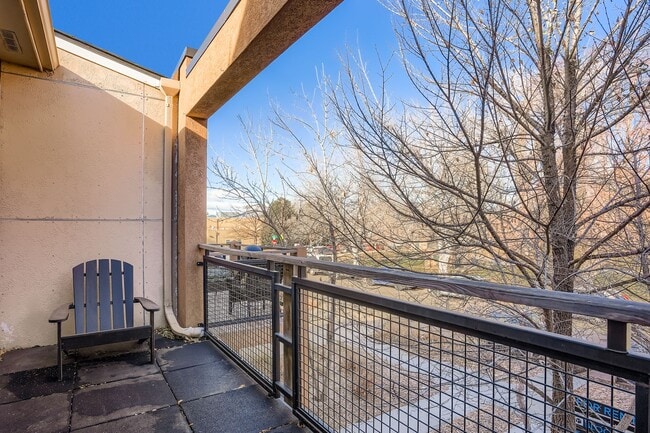 Building Photo - 356 W Archer Pl