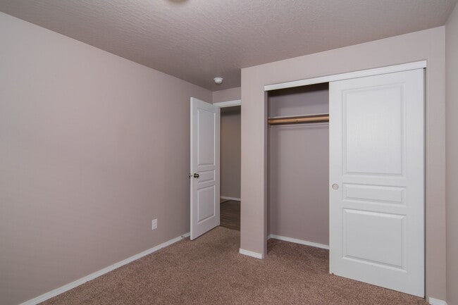 Building Photo - Single floor living 3 Bed 2 Bath home with...