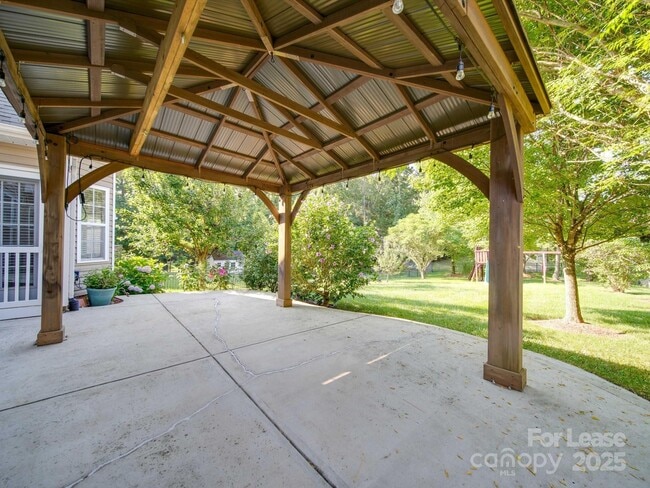 Building Photo - 15340 Prescott Hill Ave