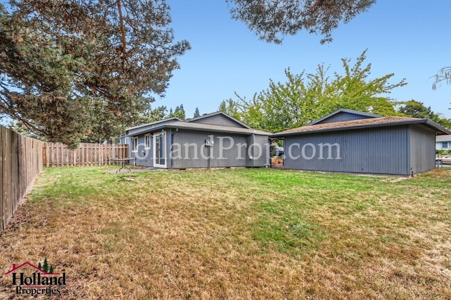 Building Photo - Charming Unit 2 Beds 1 Bath waiting for you!!! NEW PRICE $1,595 and REDUCED SECURITY DEPOSIT!!