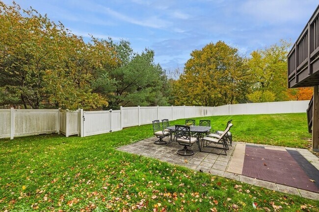 Building Photo - 3 Gordon Rd