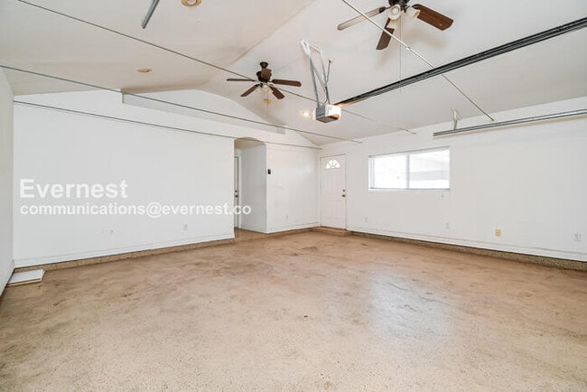 Building Photo - 8726 E Bonnie Rose Ave