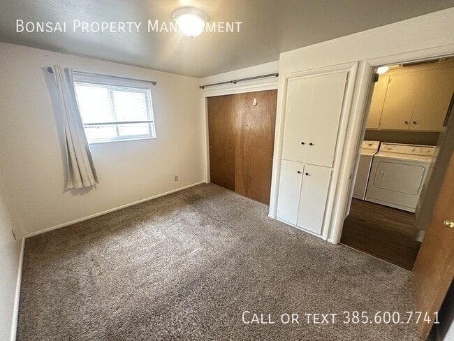 Building Photo - 1050 E 400 S