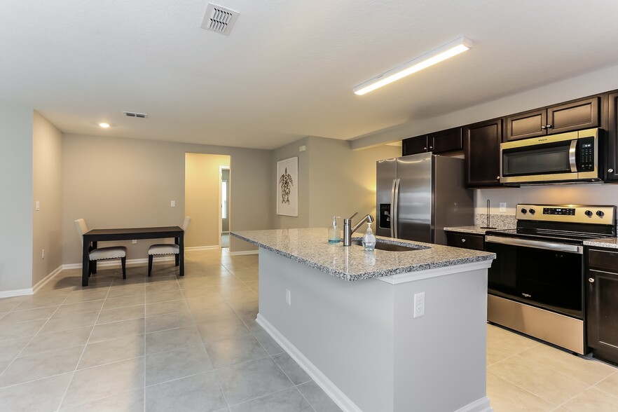 Building Photo - 9136 Udell Ln
