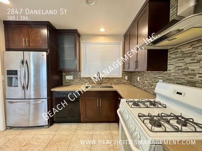 Building Photo - 2847 Daneland St