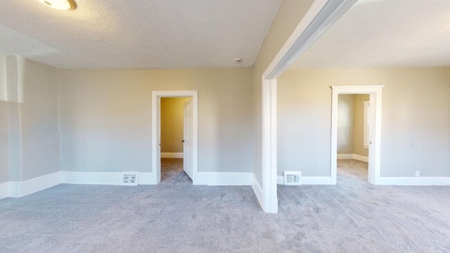 Building Photo - Clark / Fulton Area - Single Family Home - 2 Bedroom Apartment