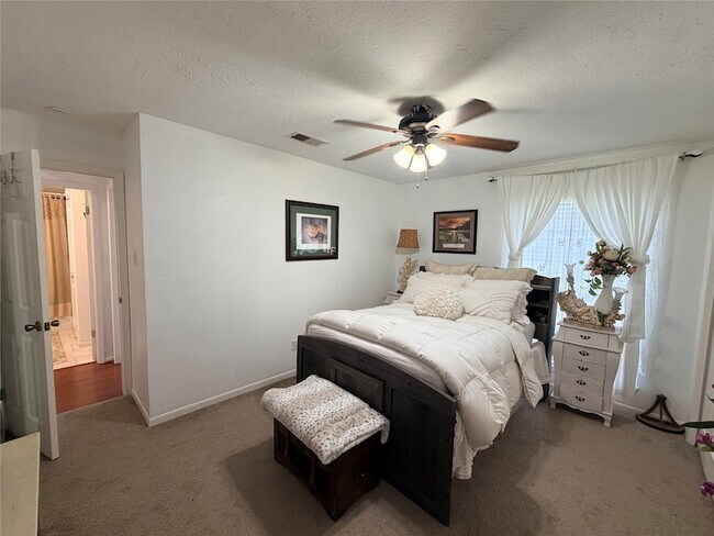 Building Photo - 8602 Lazy Brook Ln