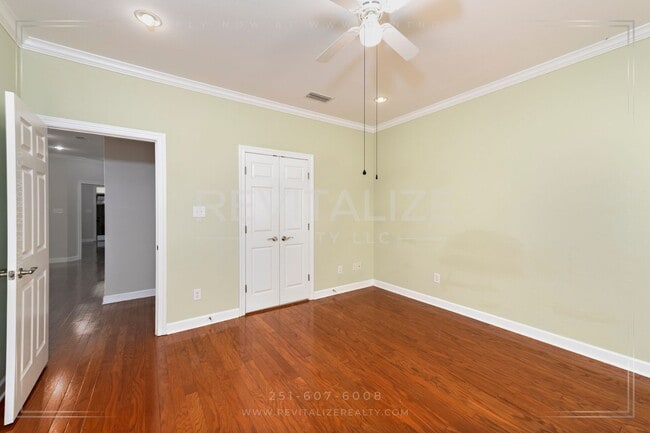 Building Photo - 3 Bed 3 Bath Townhome in West Mobile