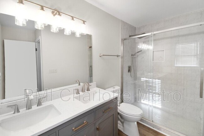 Building Photo - 1207 Harvard St