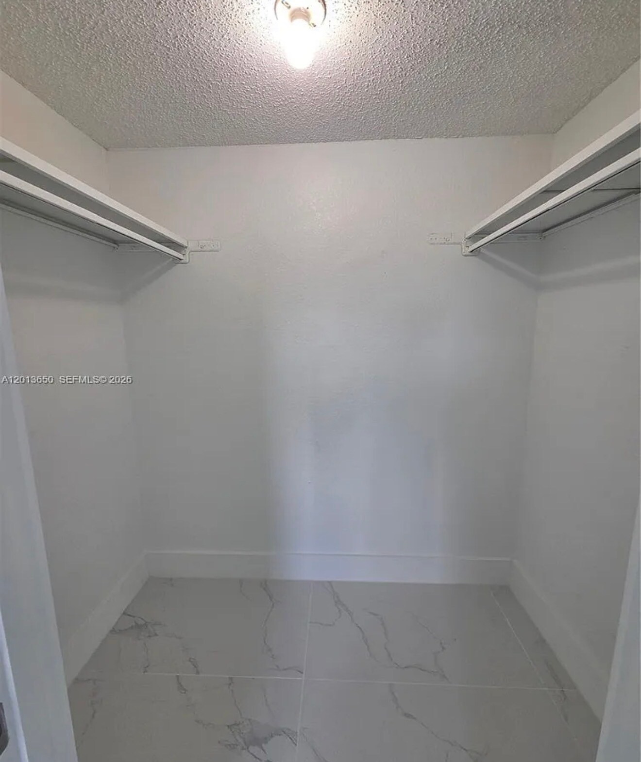Building Photo - 14830 Naranja Lakes Blvd