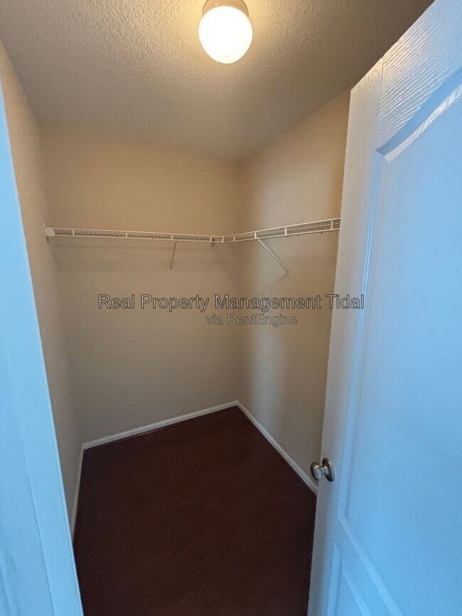 Building Photo - 257 Carnelian St