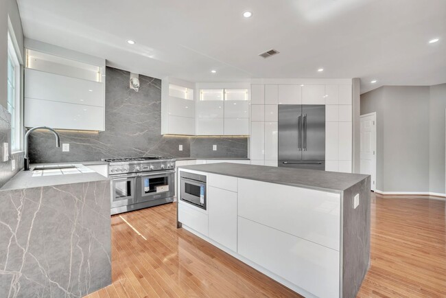 Building Photo - 20195 Hidden Creek Ct