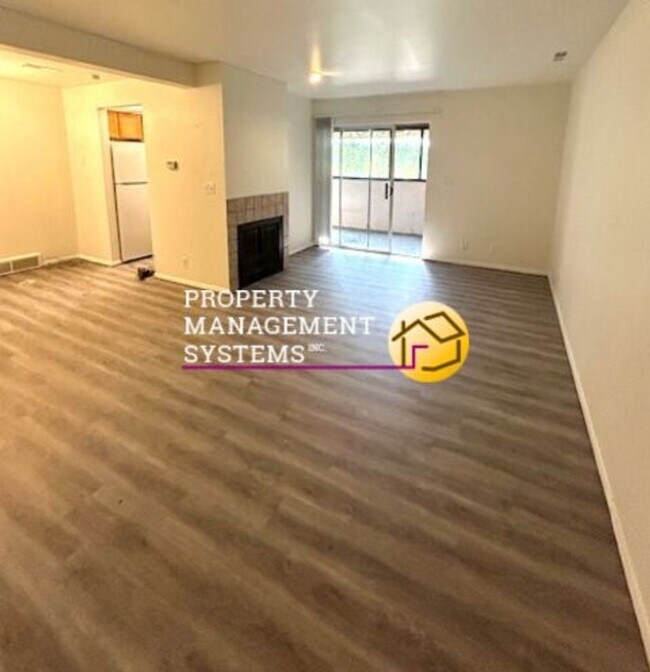 Building Photo - 2 Bedroom Sugarhouse Apartment